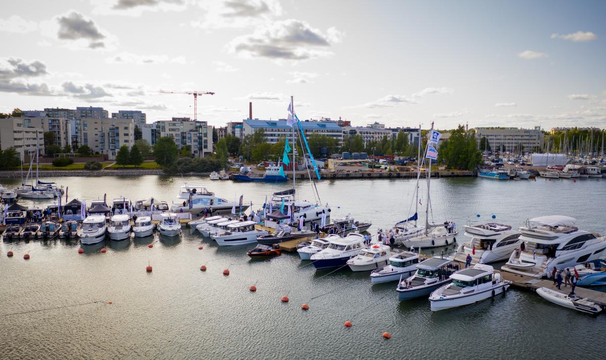 Uiva 2020 Flytande -venenäyttely Lauttasaaressa 2019