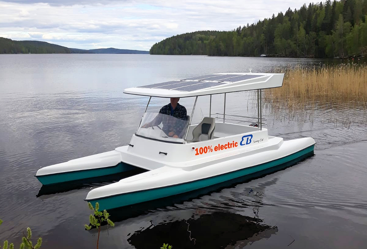 EB SunnyCat sähkövene on koeajettavissa suomiveneilee.fi-koeajopäivillä 5.–6.6.2020