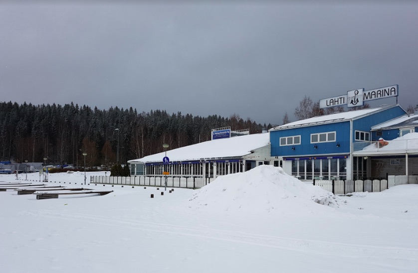 Vääksyn konepiste osti Niemen sataman Lahdessa