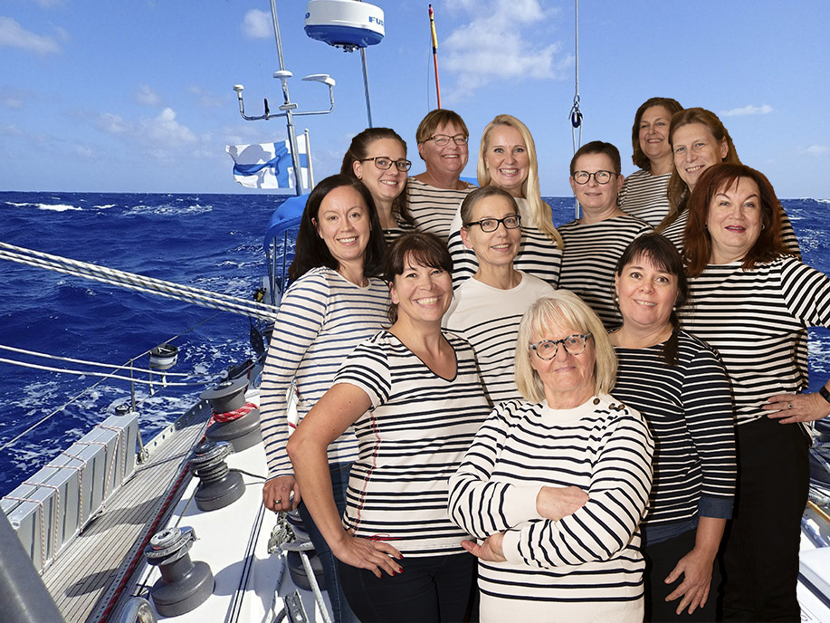 Ocean Ladies -tiimi purjehtii puhtaan meren puolesta