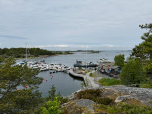 Read more about the article Finnboat toi kansainväliset veneilytoimittajat Saaristomerelle